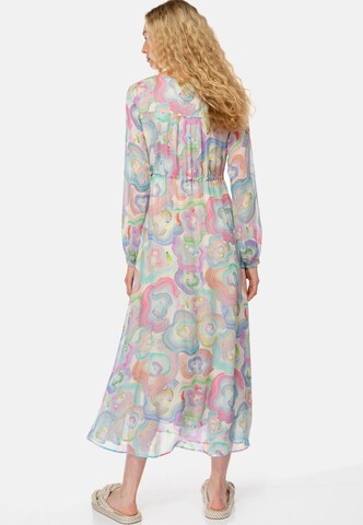 Robe IVI collection en mélange de couleurs