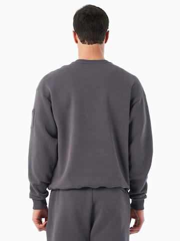 Organication Sweatshirt in Grau