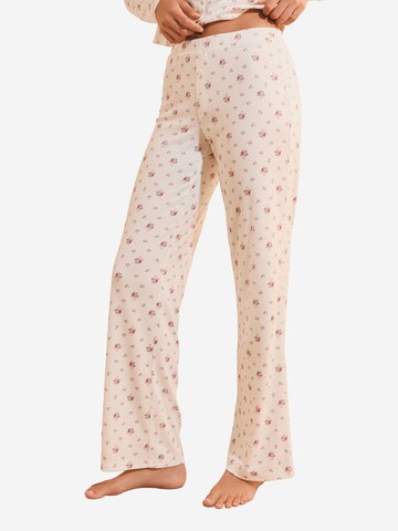 Pantaloncini da pigiama 'Bayaline' di ETAM in beige: frontale