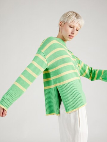 ONLY Sweater 'HELLA' in Green: front