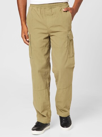 Loosefit Pantalon cargo 'Joshua' WEEKDAY en vert : devant