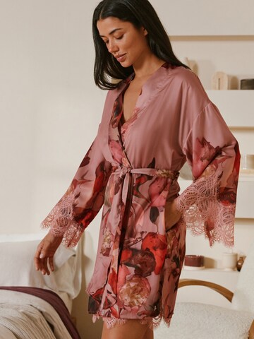 B by Ted Baker Morgenmantel in Pink: Vorderseite