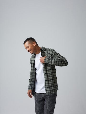 ABOUT YOU x Benny Cristo Regular fit Button Up Shirt 'Marek' in Green: front