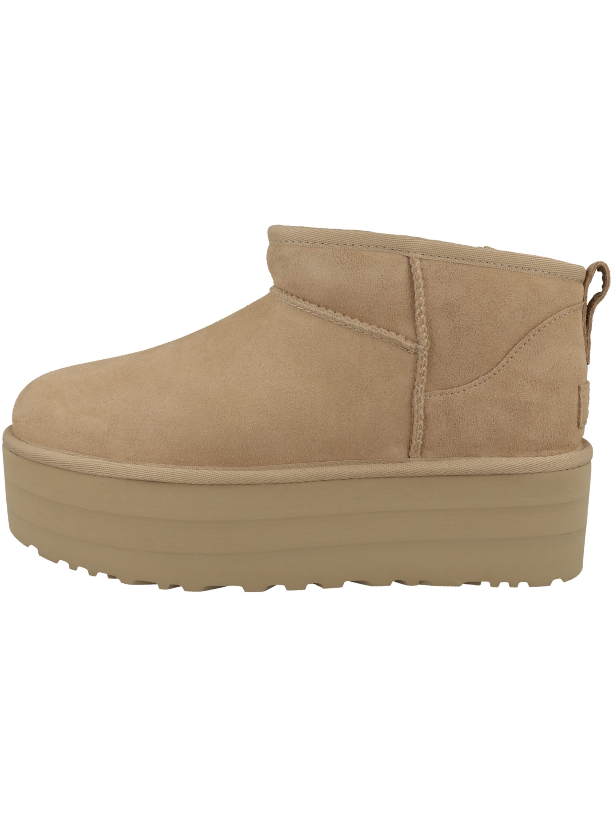 UGG - Botas 'Classic Ultra' em bege