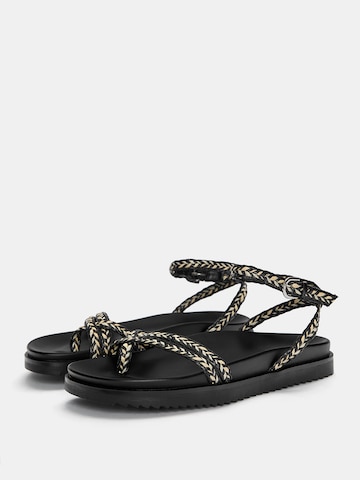 Flip-flops de la Pull&Bear pe negru