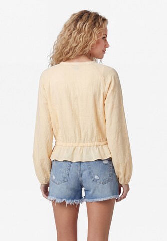IZIA - Blusa en amarillo