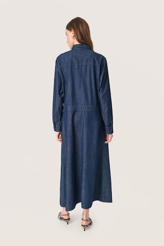 SOAKED IN LUXURY Blusekjole 'Chamy' i blå
