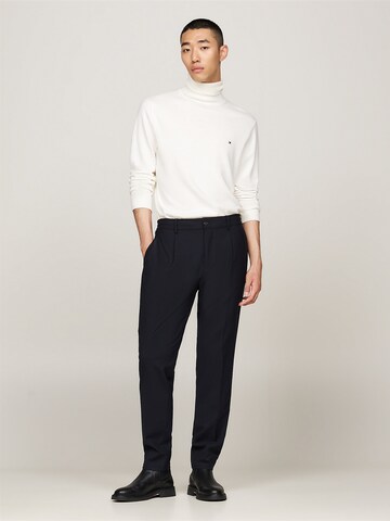 TOMMY HILFIGER Sweater in White