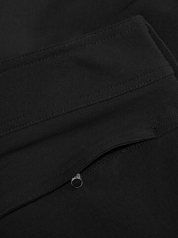 MAMMUT Regular Outdoor Pants in Black