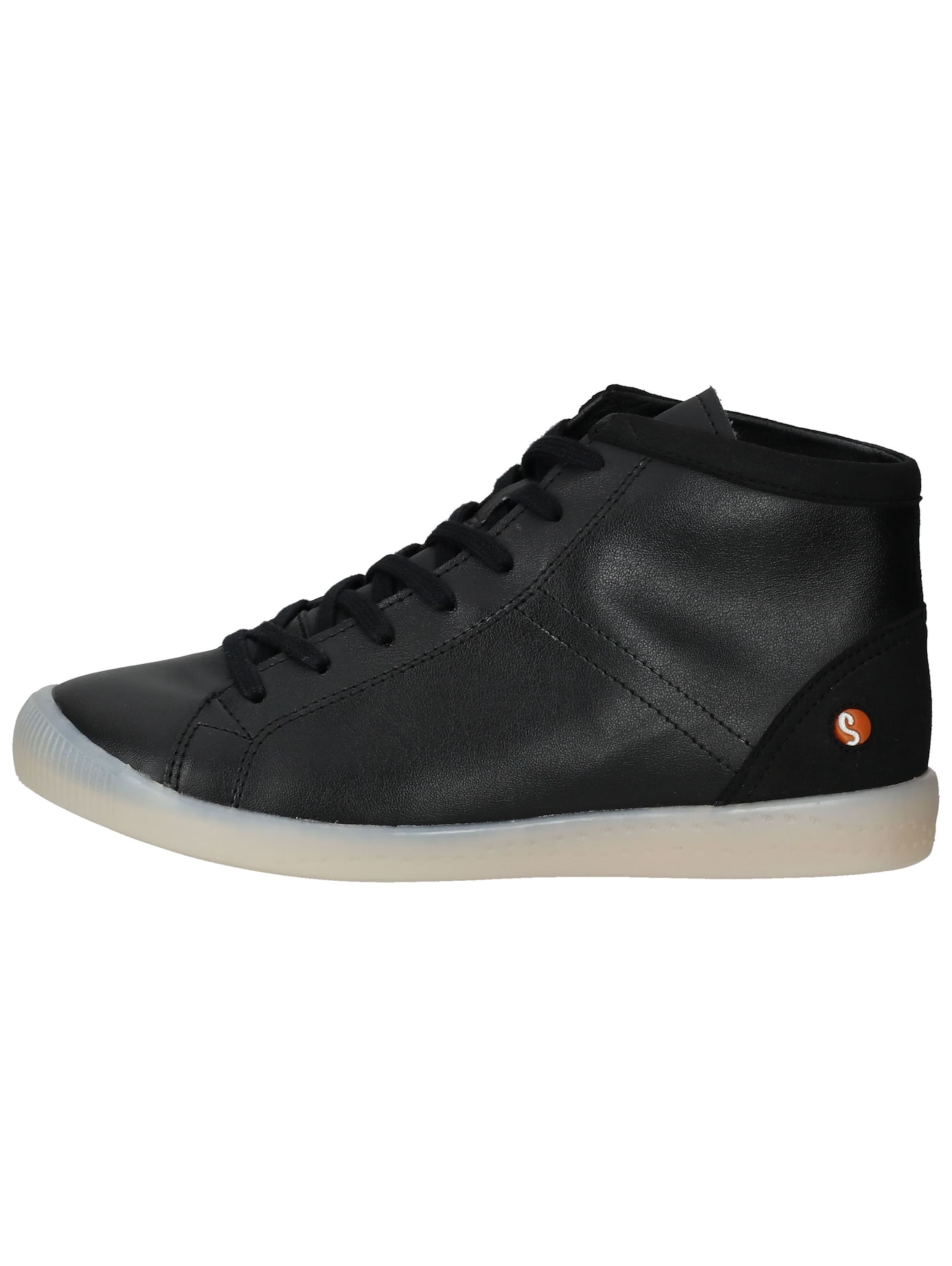 Softinos Lace-up bootie in Black