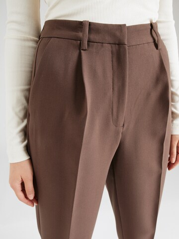 BRUUNS BAZAAR Tapered Pantalon 'Cindy Dagny' in Bruin