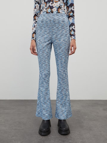 EDITED Flared Pants 'Benni' in Blue: front