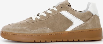 Sneaker bassa di CAFè NOIR in beige: frontale