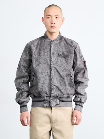 ALPHA INDUSTRIES Демисезонная куртка в Черный: спереди