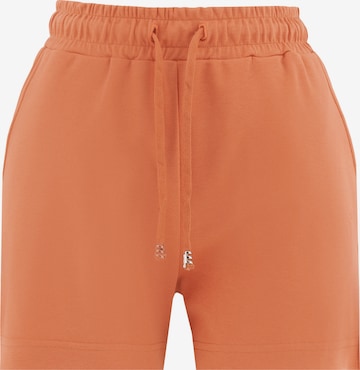 Organication Shorts in Orange: Vorderseite