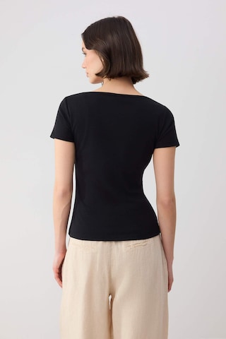 Trendyol Shirt in Black