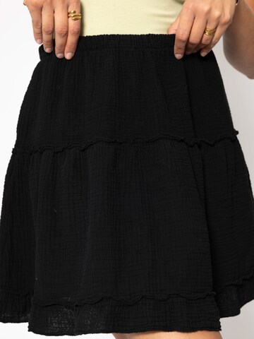 SASSYCLASSY Skirt in Black