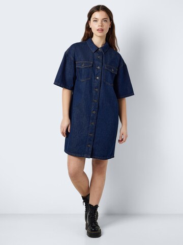 Noisy may - Vestido camisero 'KINNA' en azul