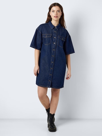 Noisy may - Vestido camisero 'KINNA' en azul