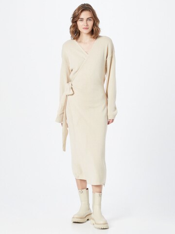 In The Style Knitted dress 'CARYS WHITAKER' in Beige: front