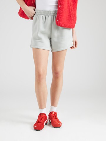 zaļš Abercrombie & Fitch Standarta Bikses 'ESSENTIAL': no priekšpuses