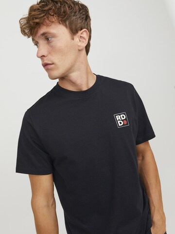 R.D.D. ROYAL DENIM DIVISION - Camiseta 'Aaron' en negro