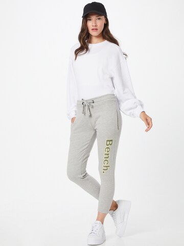 Effilé Pantalon 'MANDI' BENCH en gris