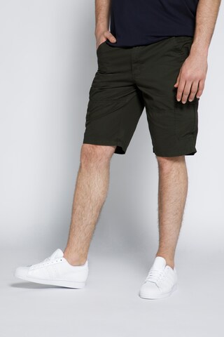 Regular Pantalon cargo STHUGE en vert