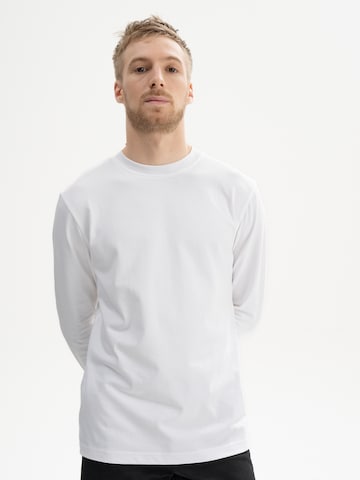 Tricou 'TEJAS' de la MELA pe alb