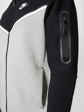 Nike Sportswear Sweatjacke in Schwarz