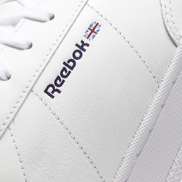 balts Reebok Zemie brīvā laika apavi 'AD COURT'