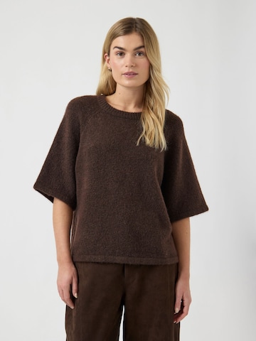 Pull-over 'YASAnne' YAS en marron : devant