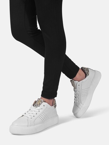 Crickit Platform trainers ' ORMA ' in White: front