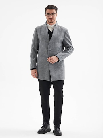 Cappotto di mezza stagione di Antioch in grigio: frontale