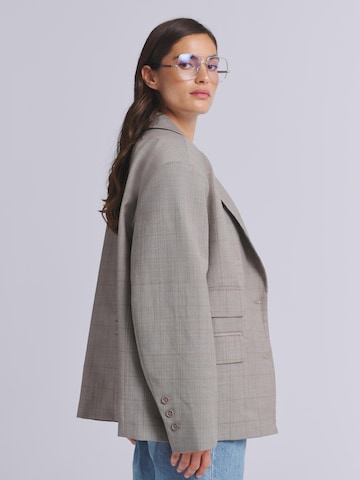 AEMMI Blazer in Grey