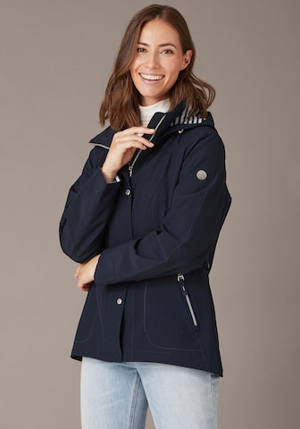 JUNGE Between-Season Jacket in Blue: front