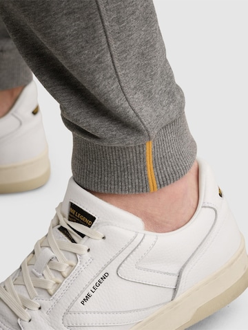 Loosefit Pantaloni sportivi 'Airstreamer cargo sweatpants' di PME Legend in grigio