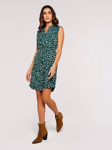 Apricot Kleid in Grün