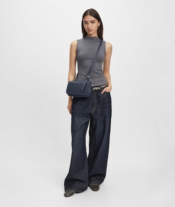 Liebeskind Berlin Schoudertas ' MAREIKE ' in Blauw: voorkant