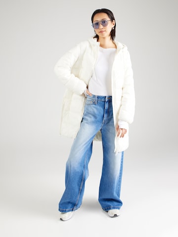 Manteau d’hiver ESPRIT en blanc