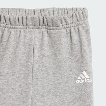ADIDAS SPORTSWEAR Tepláková souprava 'Essentials' – šedá