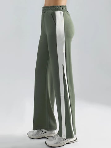 Hiccup Wide leg Trousers 'Hose' in Green