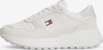 Tommy Jeans Platform trainers in Beige: front