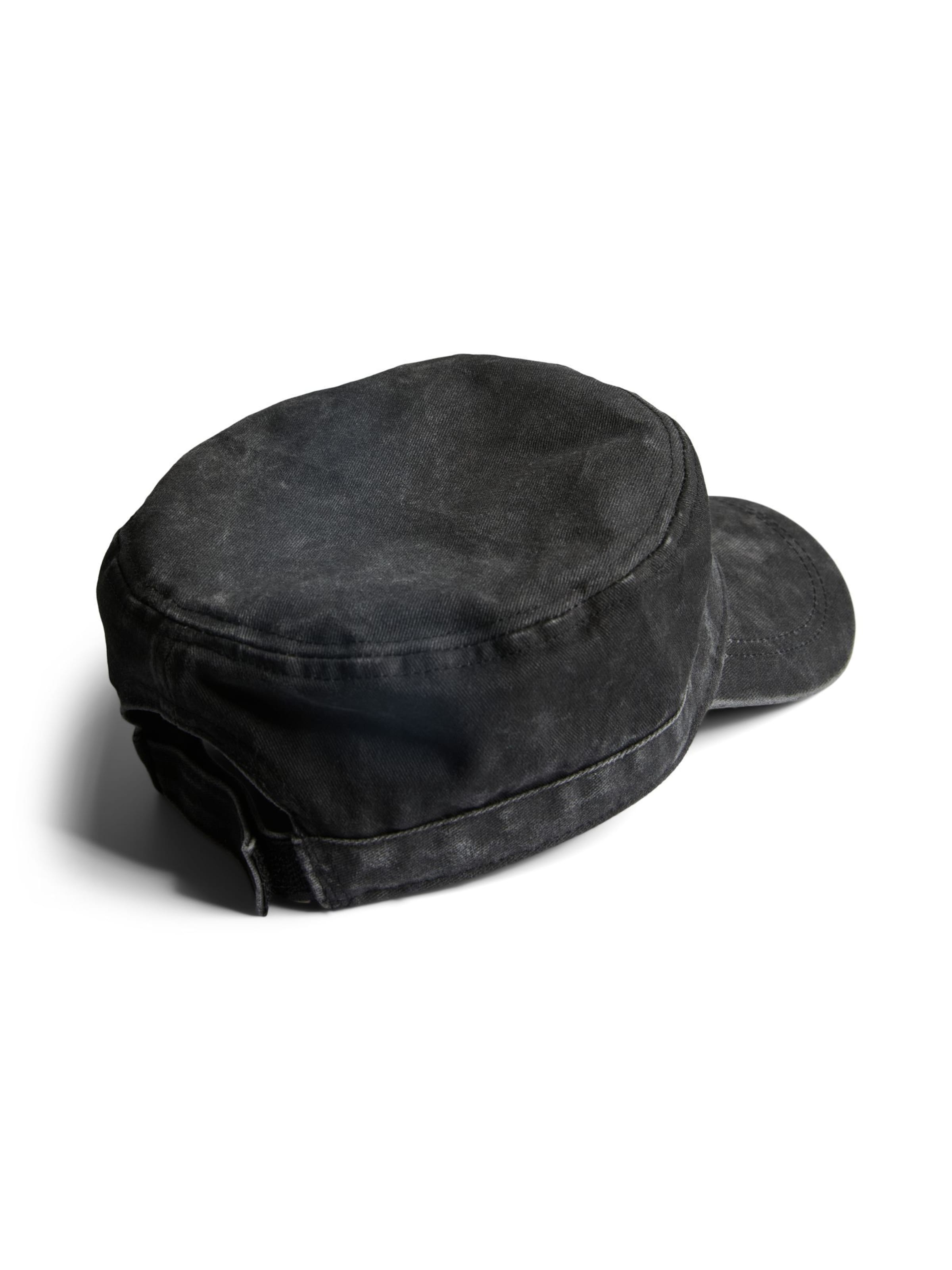 PIECES - Gorra 'PCOlga' en negro