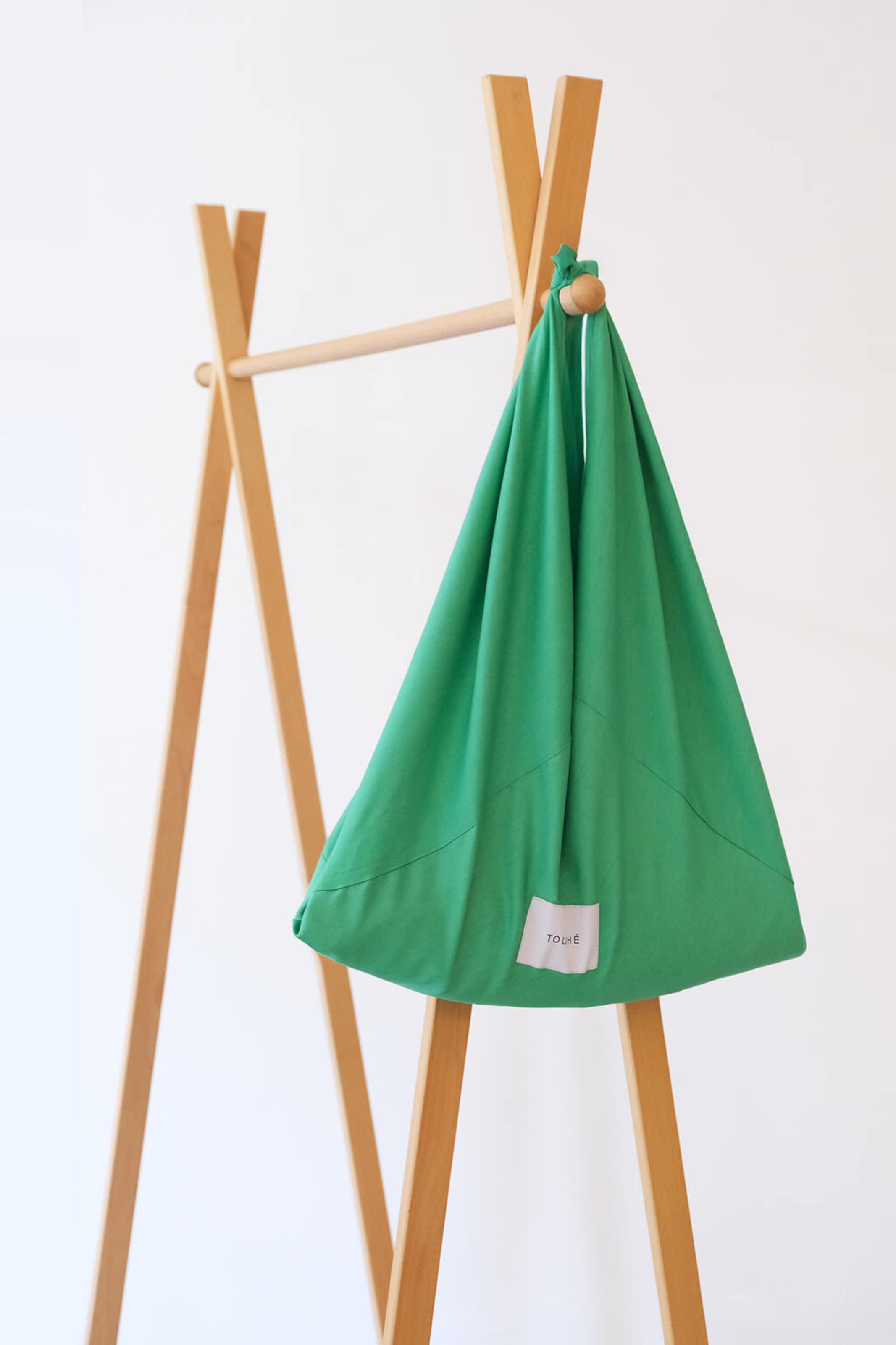 Touche Prive Garment Bag in Green
