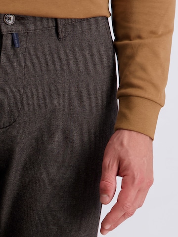 Effilé Pantalon chino PIERRE CARDIN en marron