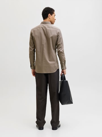 JACK & JONES Slim fit Πουκάμισο 'JPRBLAPARKER' σε καφέ