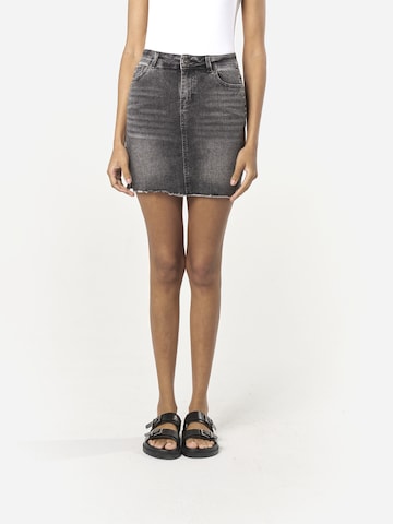 KOROSHI Skirt in Black: front