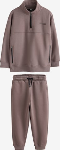 Next Joggingpak in Bruin: voorkant