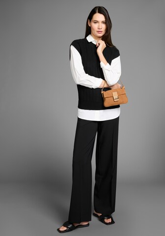 HECHTER PARIS Sweater in Black